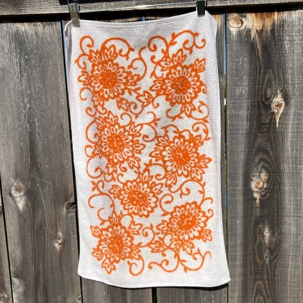 Vintage MCM Screen Prints by Sayco 2 Piece Towel Set White Orange Floral USA